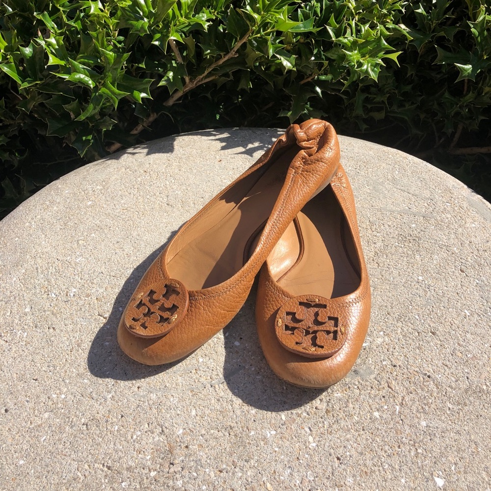 Size 11 Tory Burch flats 💫